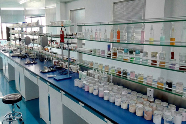 眾多品牌參與到美妝行業(yè)來(lái)